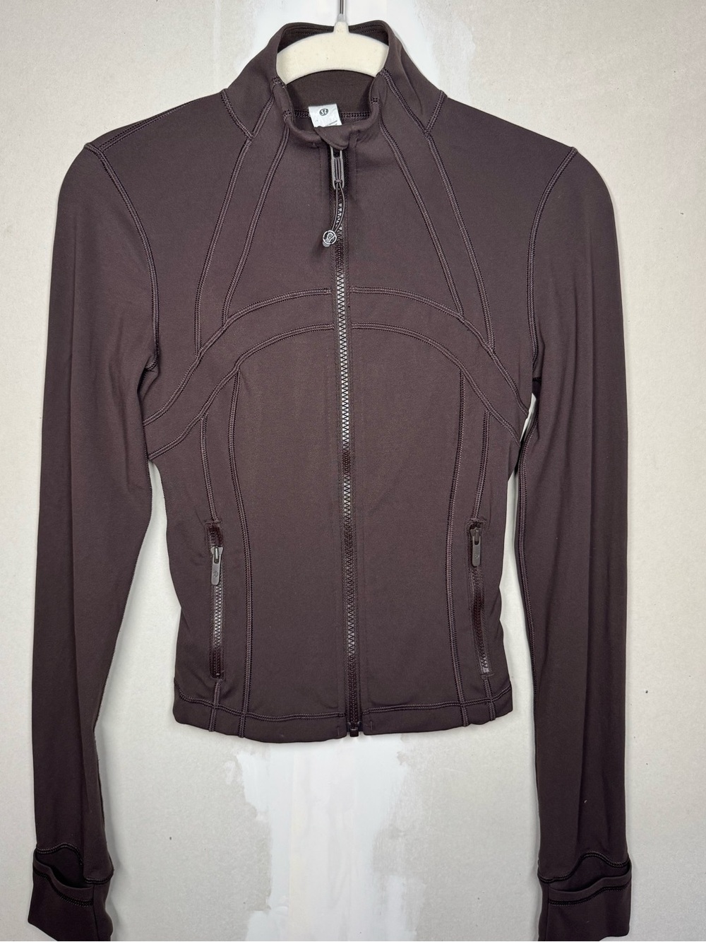 Lululemon Define Cropped Jacket
*Nulu
Espresso (First Release)